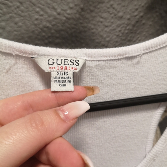 Guess tank - Picture 2 of 2